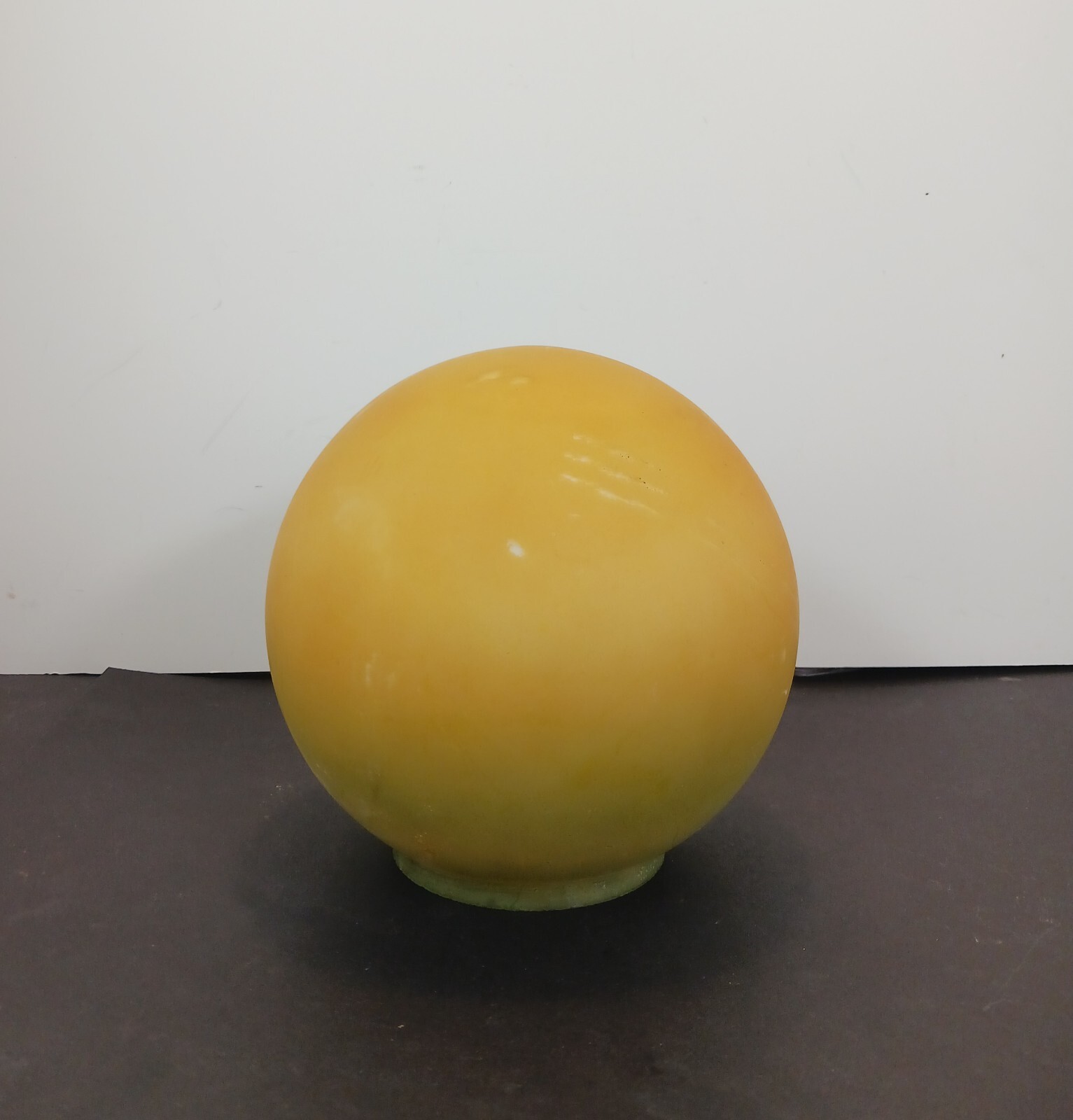 Vintage Yellow Green Ombre Glass Globe Light Cover About 5½” Tall Opening Abt 3″