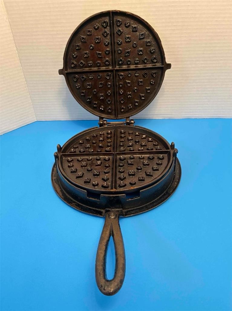 Antique Vintage Unmarked # 8 Cast Iron Waffle Iron Squares Circles Diamond Heart