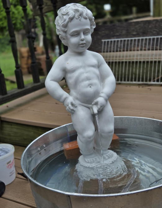 Outdoor Peeing Boy Garden Statue Resin Piped Water Fountain Antique Stone Finish