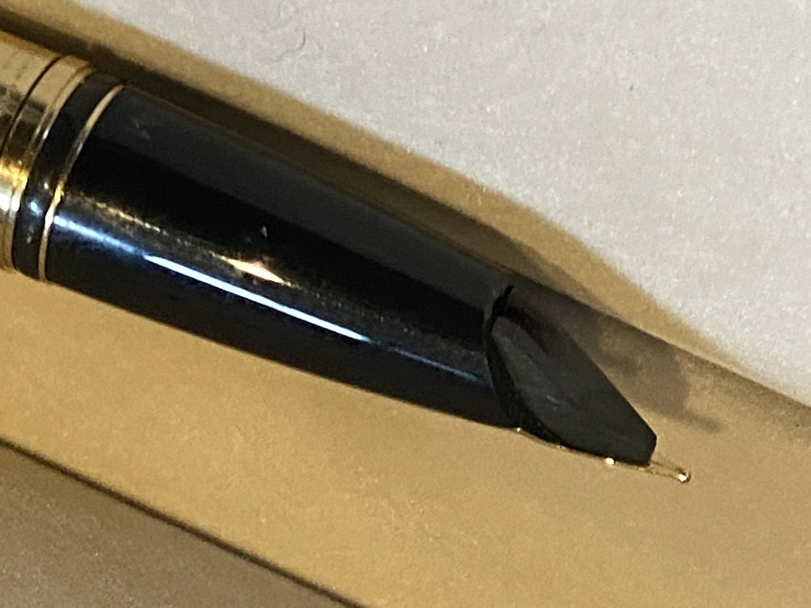 Sheaffer Legacy 2 #860 Brushed Gold Fountain Pen 18K Gold MEDIUM Nib New in Box!