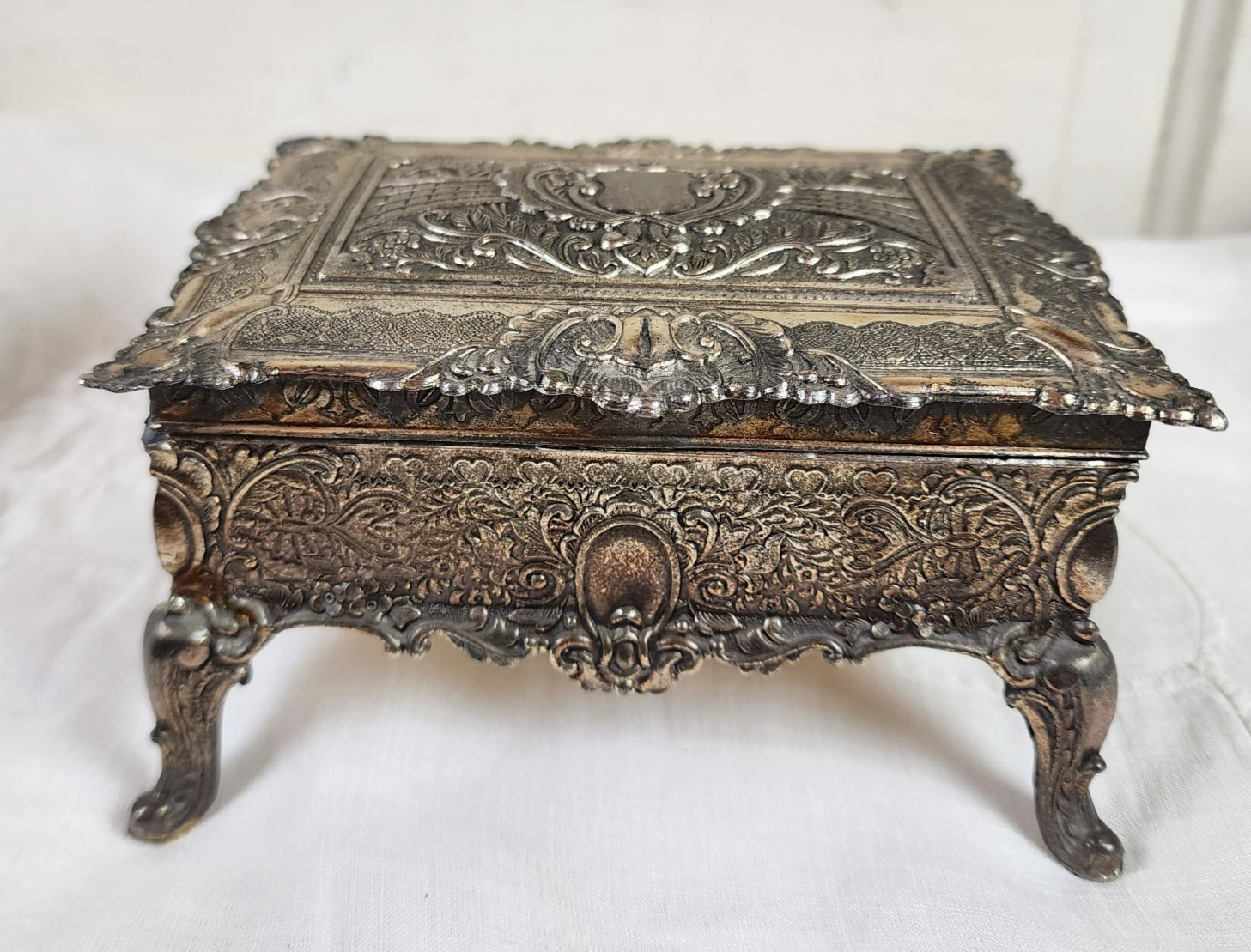 Vtg Ornate Baroque Jewelry Casket Footed Trinket Box Velvet Lined Silver Tone