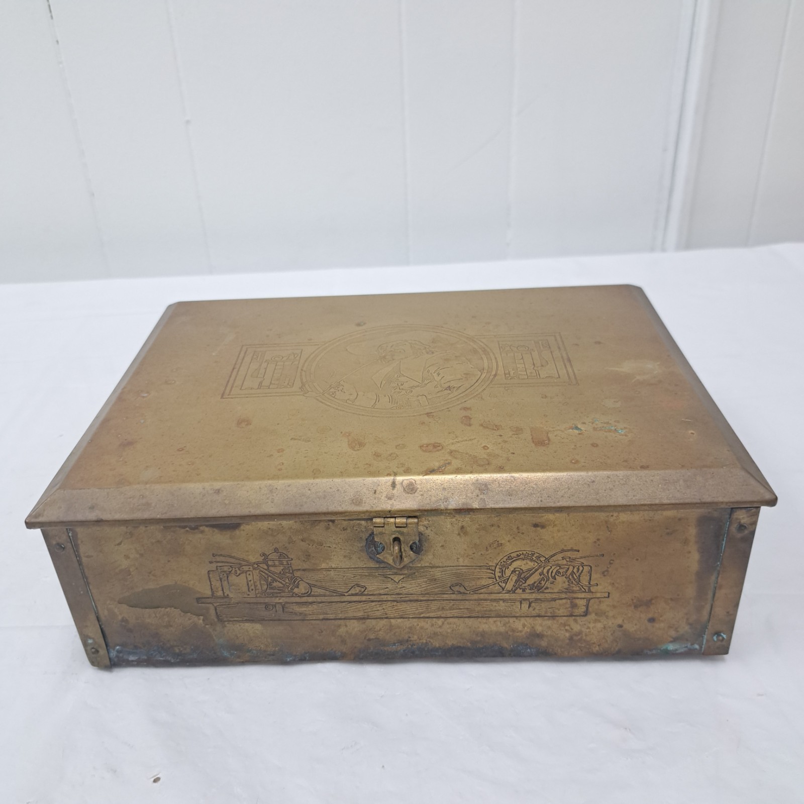 VINTAGE ESTATE FIND Etched Brass Trinket Cigar Tobacco Box Wood Base Hinged Lid