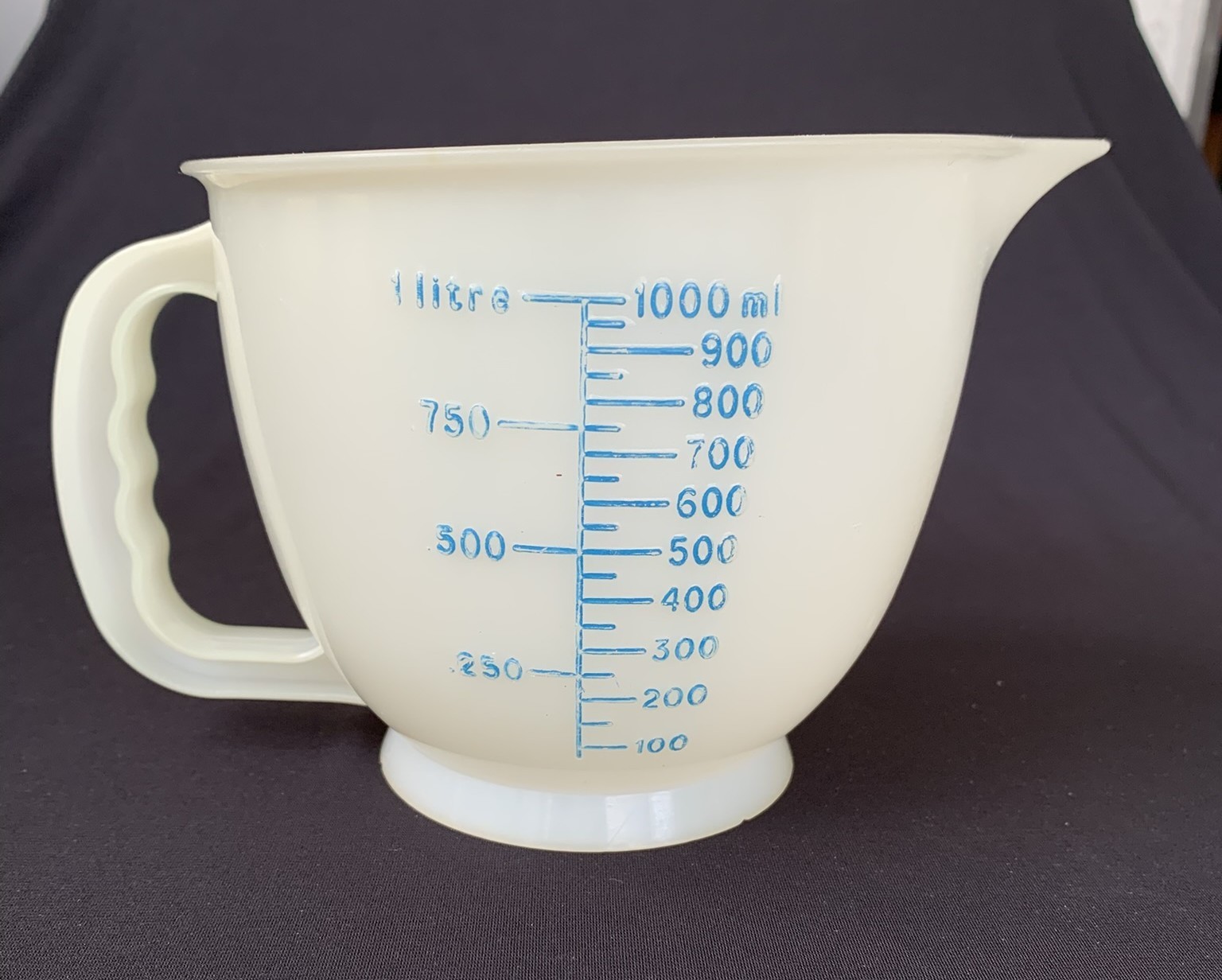 Vintage 1977 Tupperware Measuring Pitcher Cup 4 Cup 32 Oz No Lid 1288-4