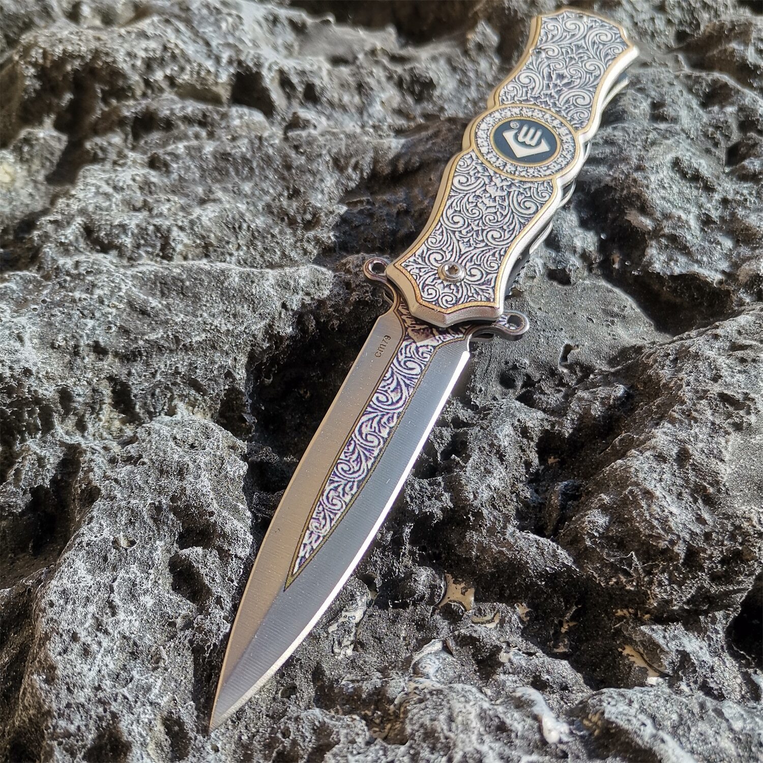 Folding Knife Outdoor Self-Defense Knife High Hardness Camping Survival Tactical