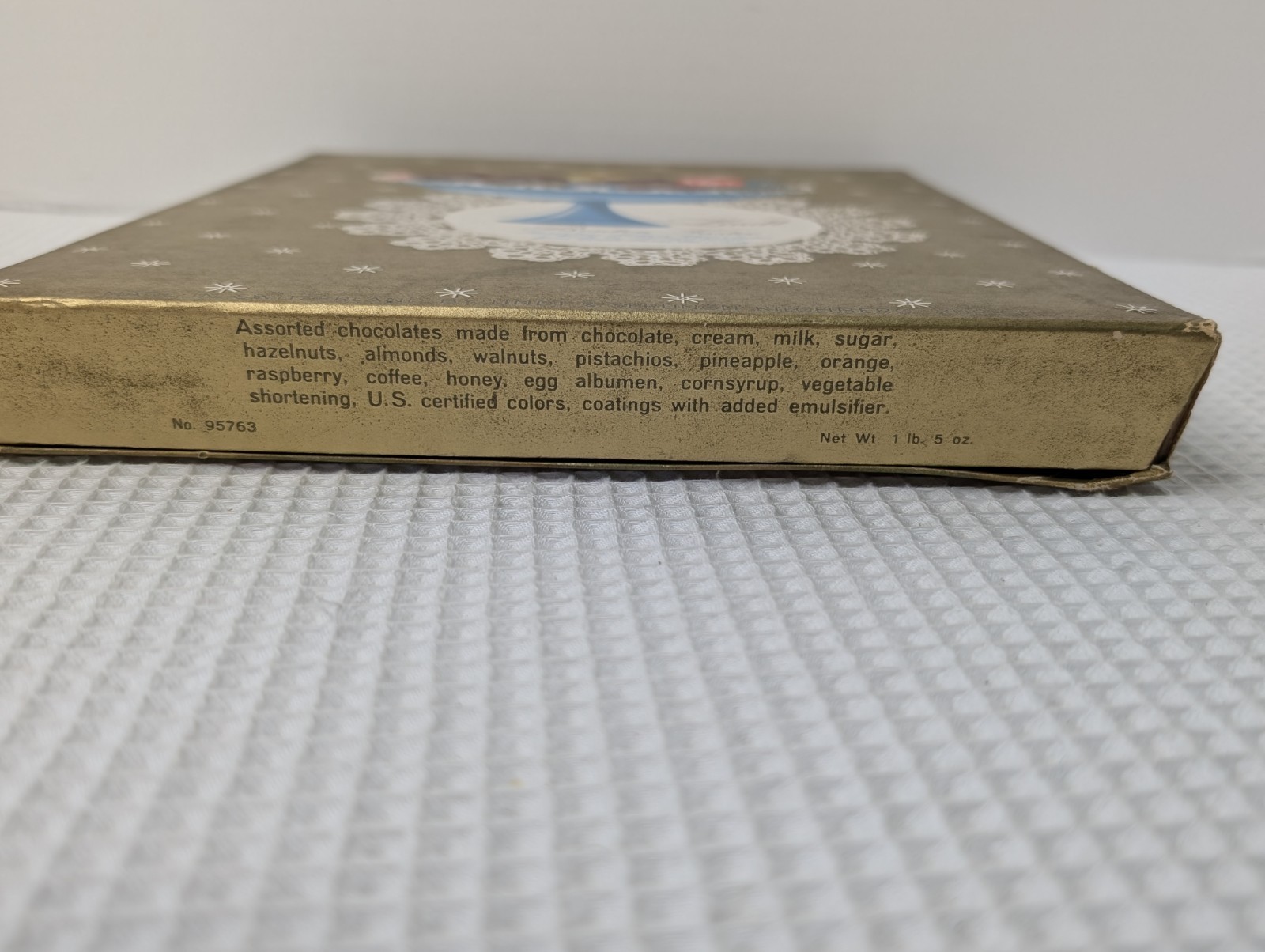 Vtg Lindt Assorted Chocolates Candy Box Empty Bonbon Taster Swiss Paper Liner
