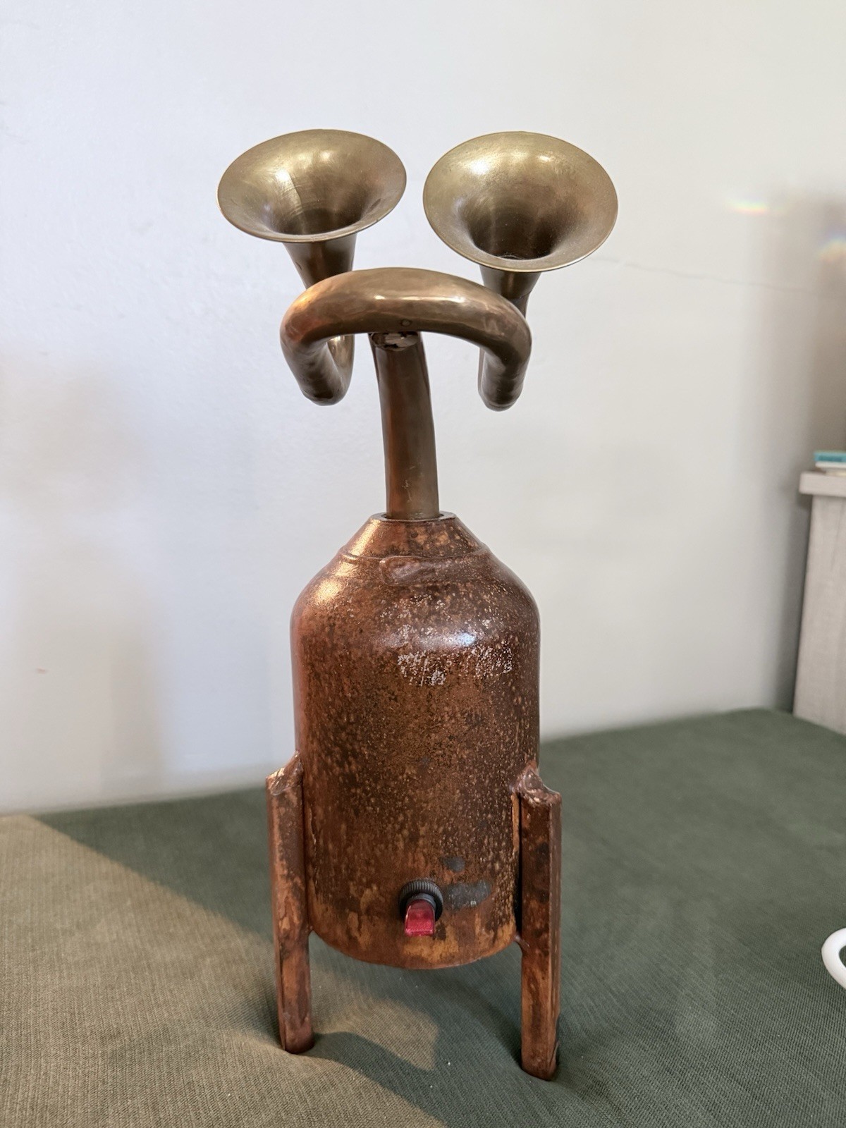 Art Festival Vintage Brass Double Air Horn Speaker Decor Heavy Iron Base Decor