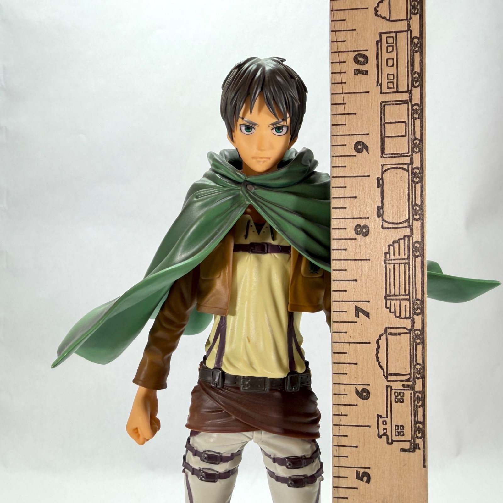 Banpresto Attack on Titan Master Stars Figure – Eren Yeager 10″ with Cape – READ