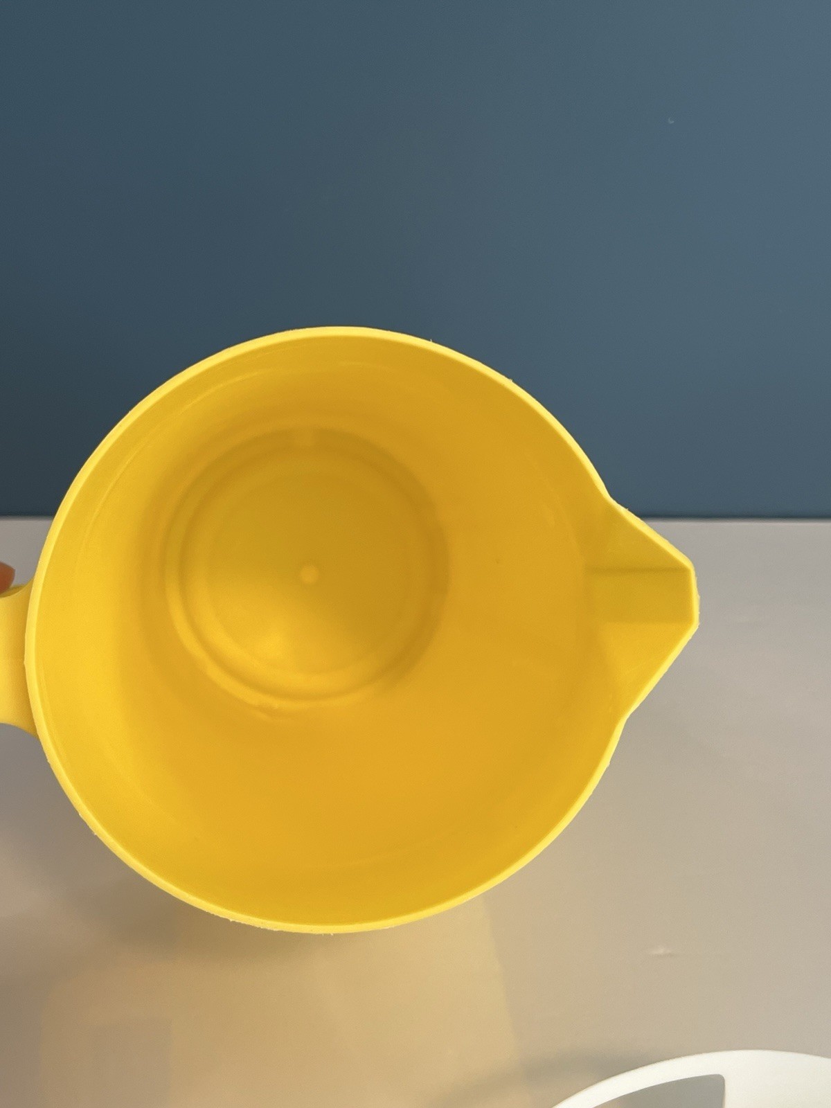 Vintage Sterilite 70’s Plastic Drink Pitcher Yellow Retro Kitchen Floral 2 Quart