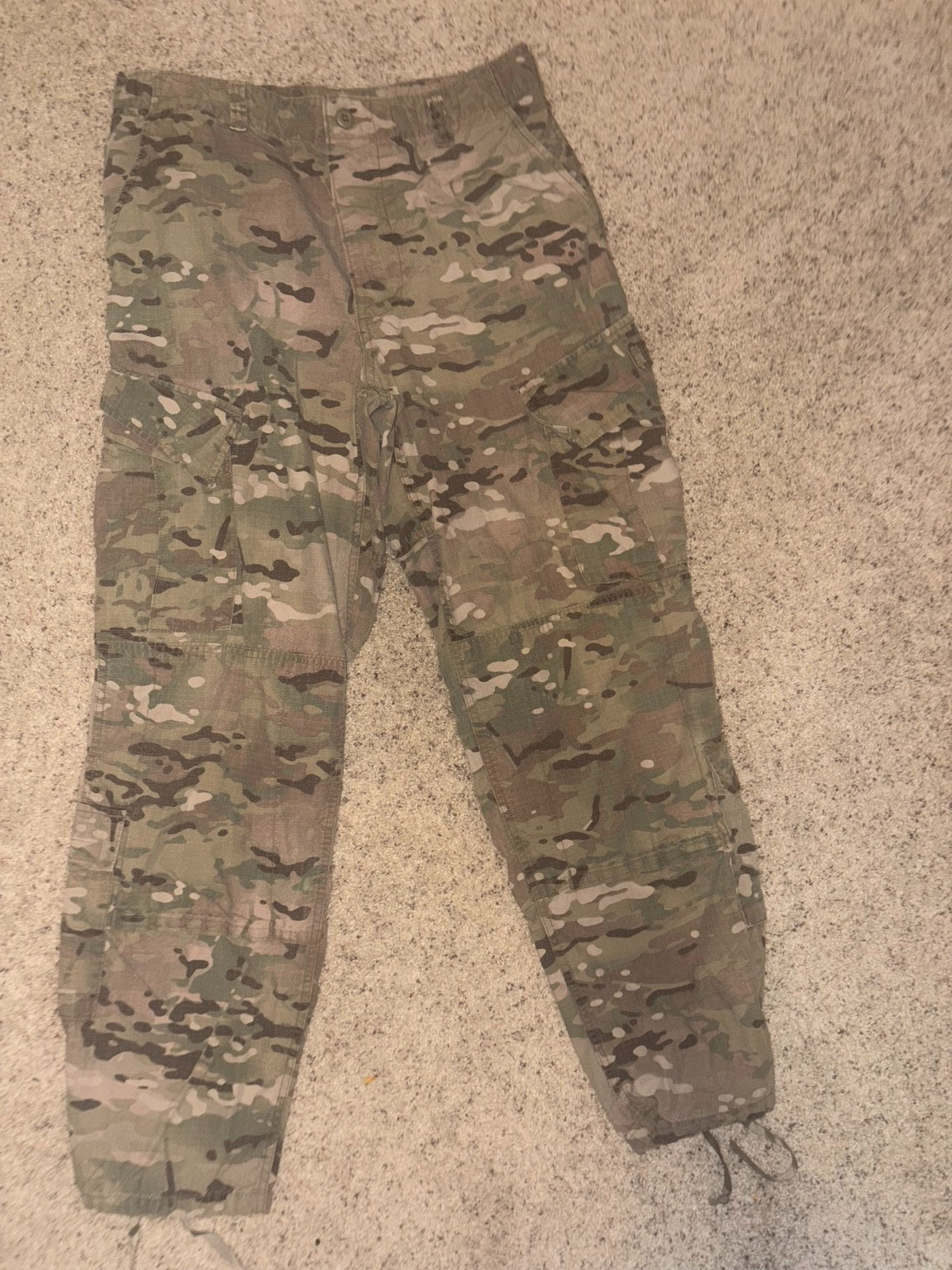 USGI US Army 2010 Multicam ACU Set (Large/Medium Regular) LR/MR
