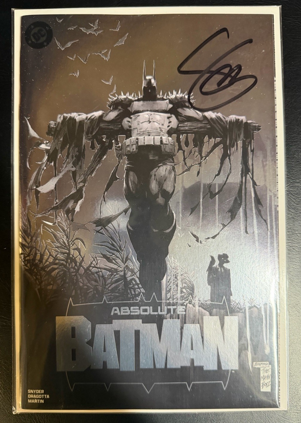 ABSOLUTE BATMAN 21 SNYDER SIGNED – SETH MANN – SILVER SCREEN WRAPAROUND