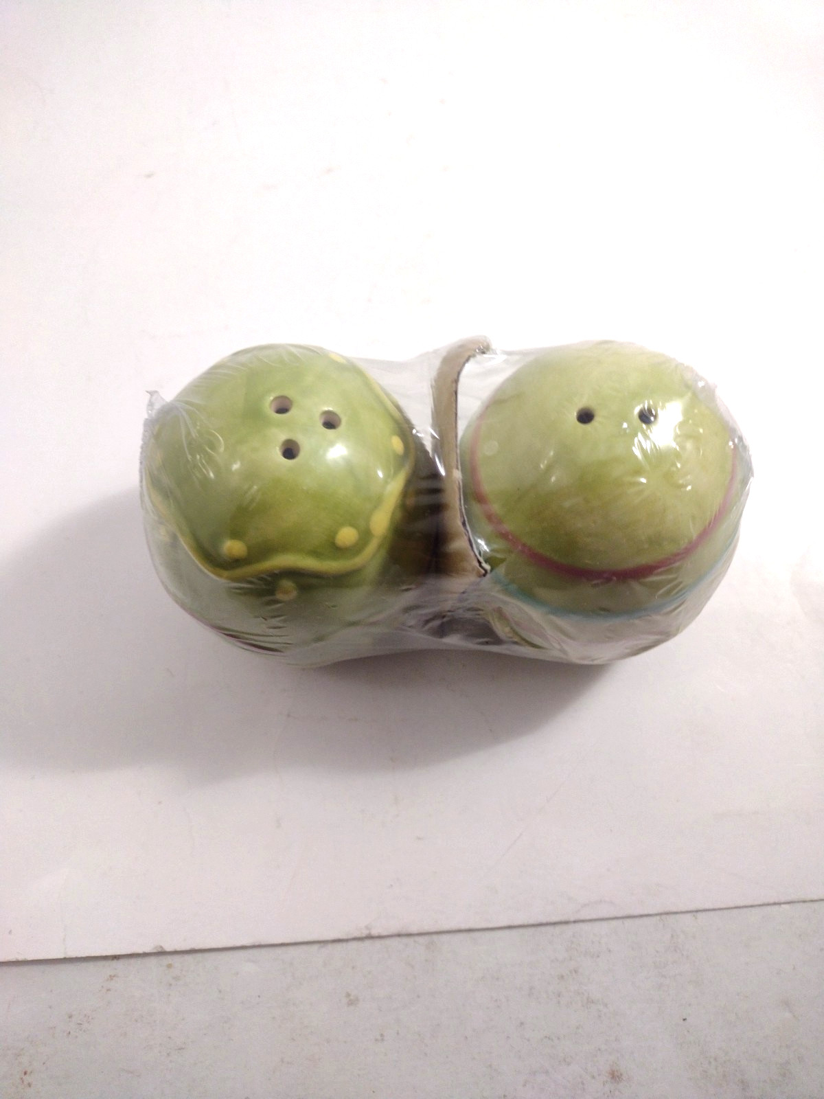 Salt & Pepper Easter Eggs Shaker Set Decorated Egg ,3″ Tall, Green.