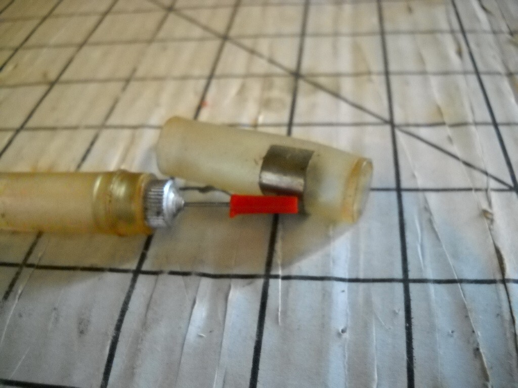 Vintage Mo-Pac Pocket Clip Oiler. refillable