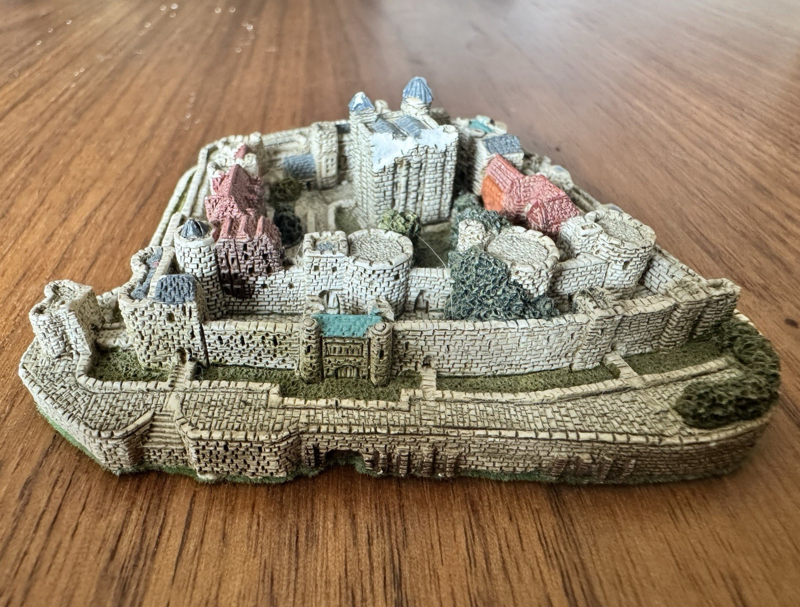 Painted Resin Castle City Miniature Figurine 3D Effect Gray Red Green Blue