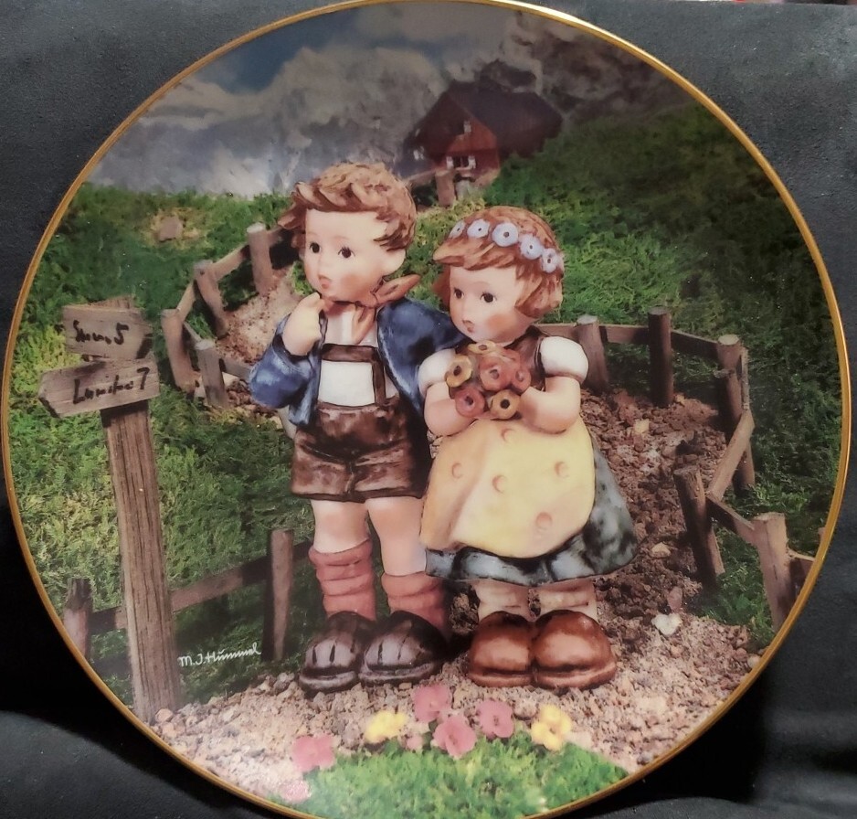 MI HUMMEL “Country Crossroads” Danbury Mint Collector Plate “LITTLE COMPANIONS”