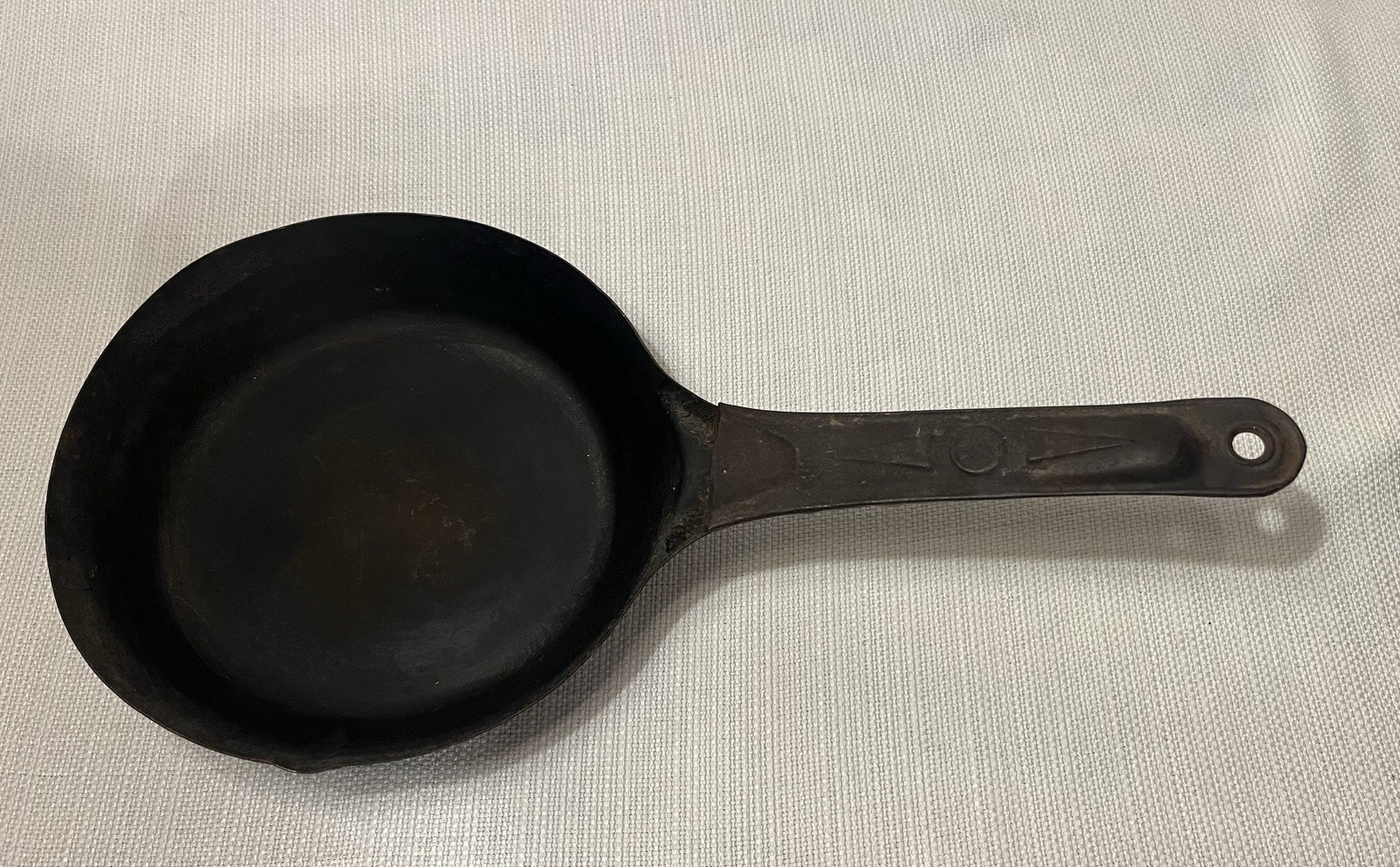 Vintage Mix Lot Of 2 Metal Cold Handle Cowboy Pan Camping Skillets 8.5” & 6”