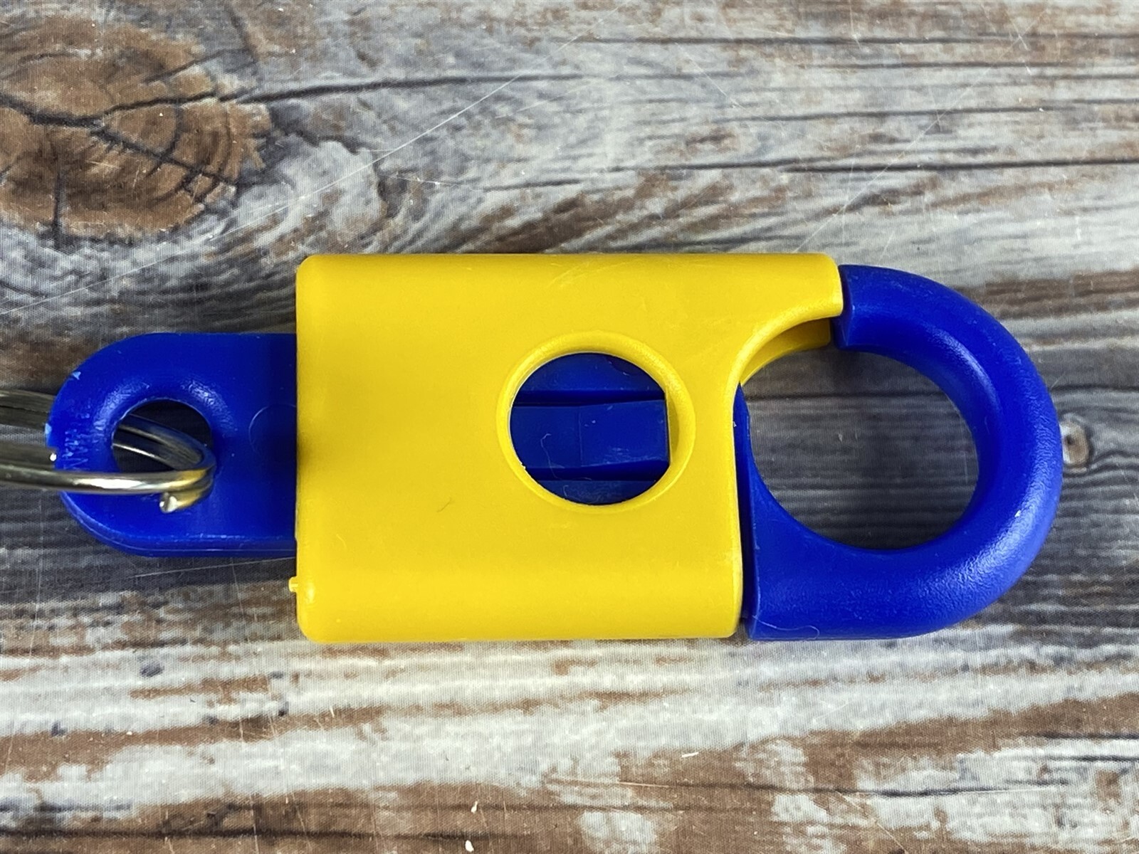 Vintage Blockbuster Video Keychain – Blue & Yellow – New Old Stock – Lot of 4
