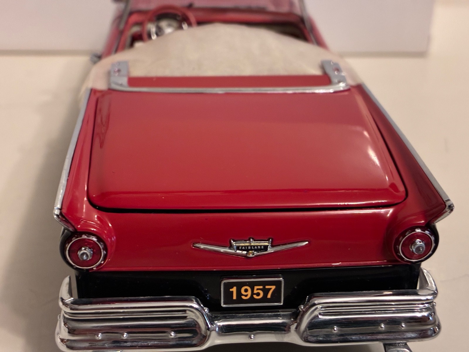 Danbury Mint 50th Ann. ~ 1957 FORD FAIRLANE 500 SKYLINER undisplayed with box