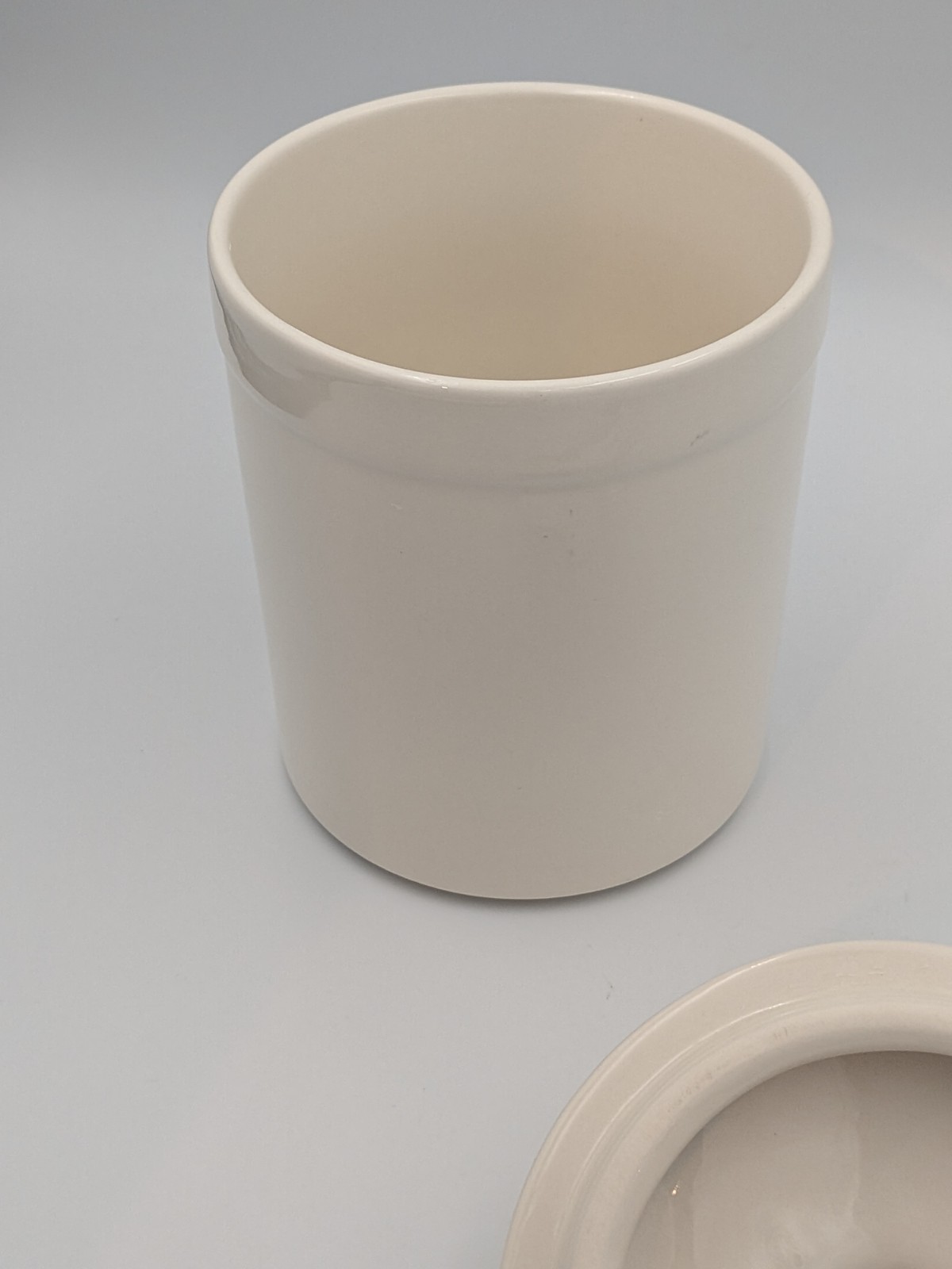 King Arthur Baking Co by Chantal One Quart Ceramic Flour Canister Crock with Lid