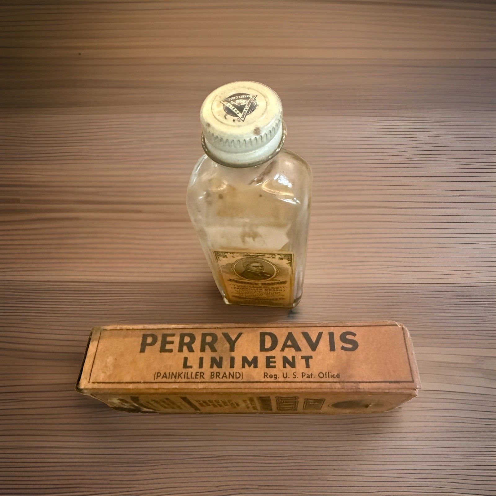 Vintage Perry Davis Liniment Bottle Original Box & 1940 Instruction Leaflet