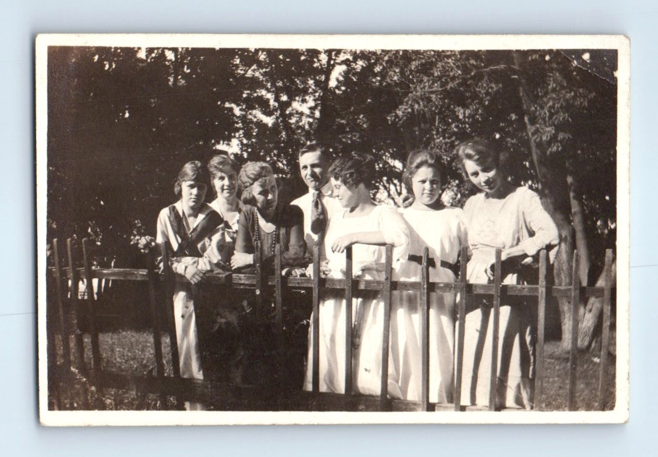 Old Vintage Photo MAN WOMEN GROUP PICTURE BY FENCE FOUND SNAPSHOT PHOTOGRAPH
