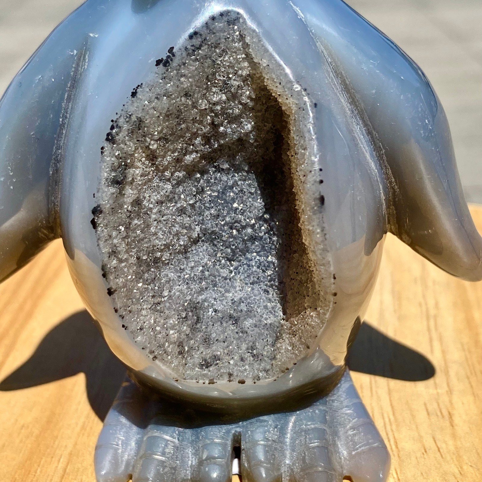 410G Natural Agate Hand Carved Penguin Figurine, Cute Crystal Animal Statue