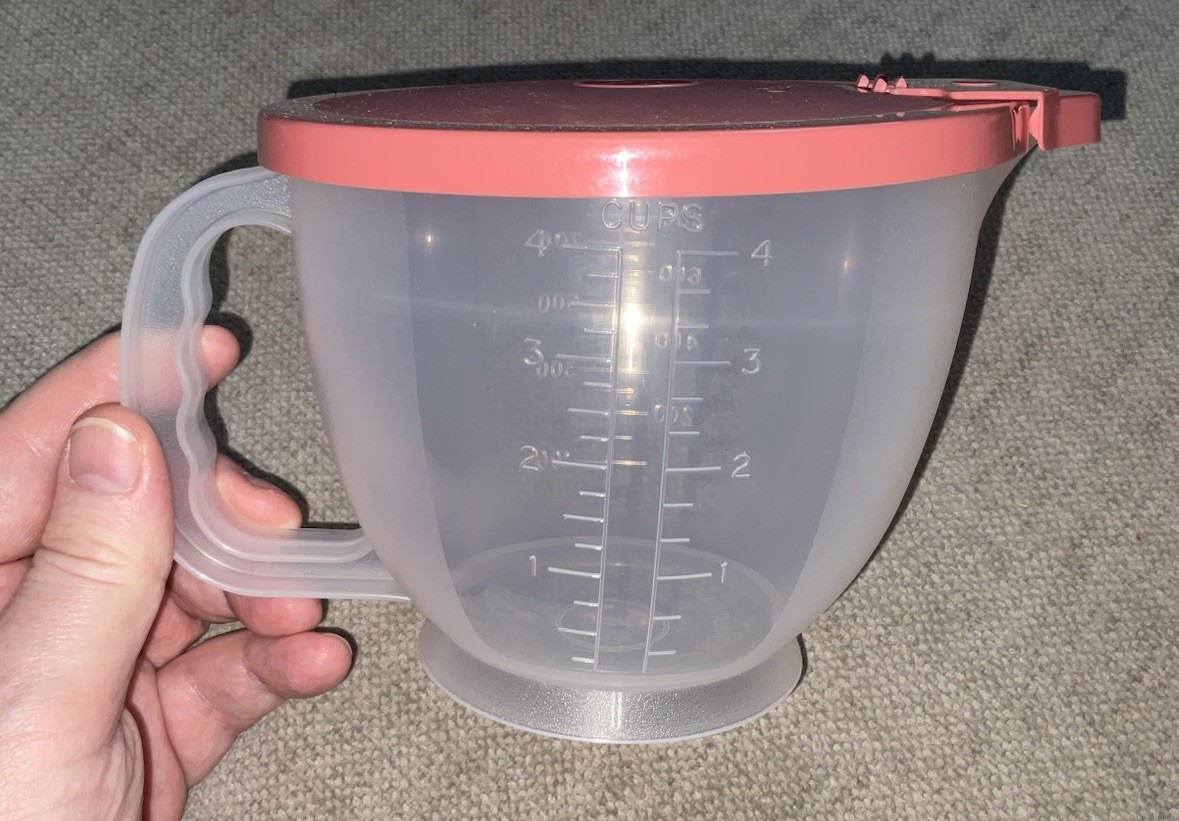 Tupperware Vintage 4 Cup Mix & Store Pitcher 1288-7 with Lid 1289-6 See Pics