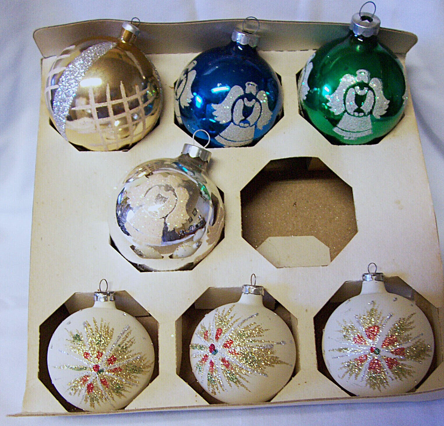 CHRISTMAS ORNAMENTS Vtg Beautiful Mixture of European & Pyramid Glass Bulbs -A2