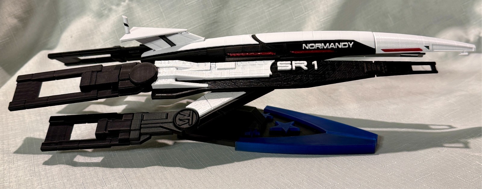 SSV Normandy SR-1 Multicolor 3D Printed Model, 17 Inch Mass Effect Ship
