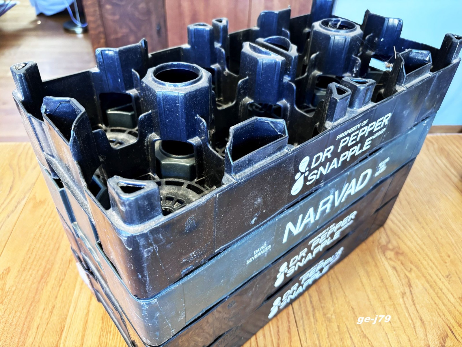 2 Liter Dr Pepper Snapple 8-Bottle Carrying Crate Castle Tray Set Of Four