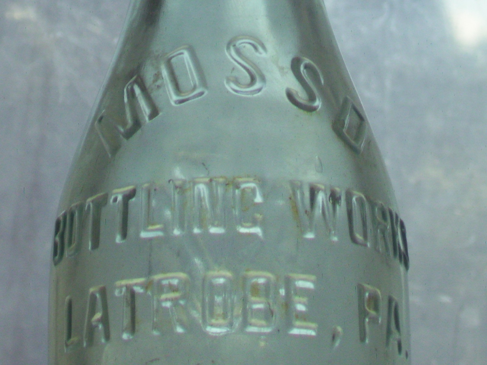Rare blue embossed MOSSO Bottling Works 7 oz. soda bottle. Latrobe, Pa.