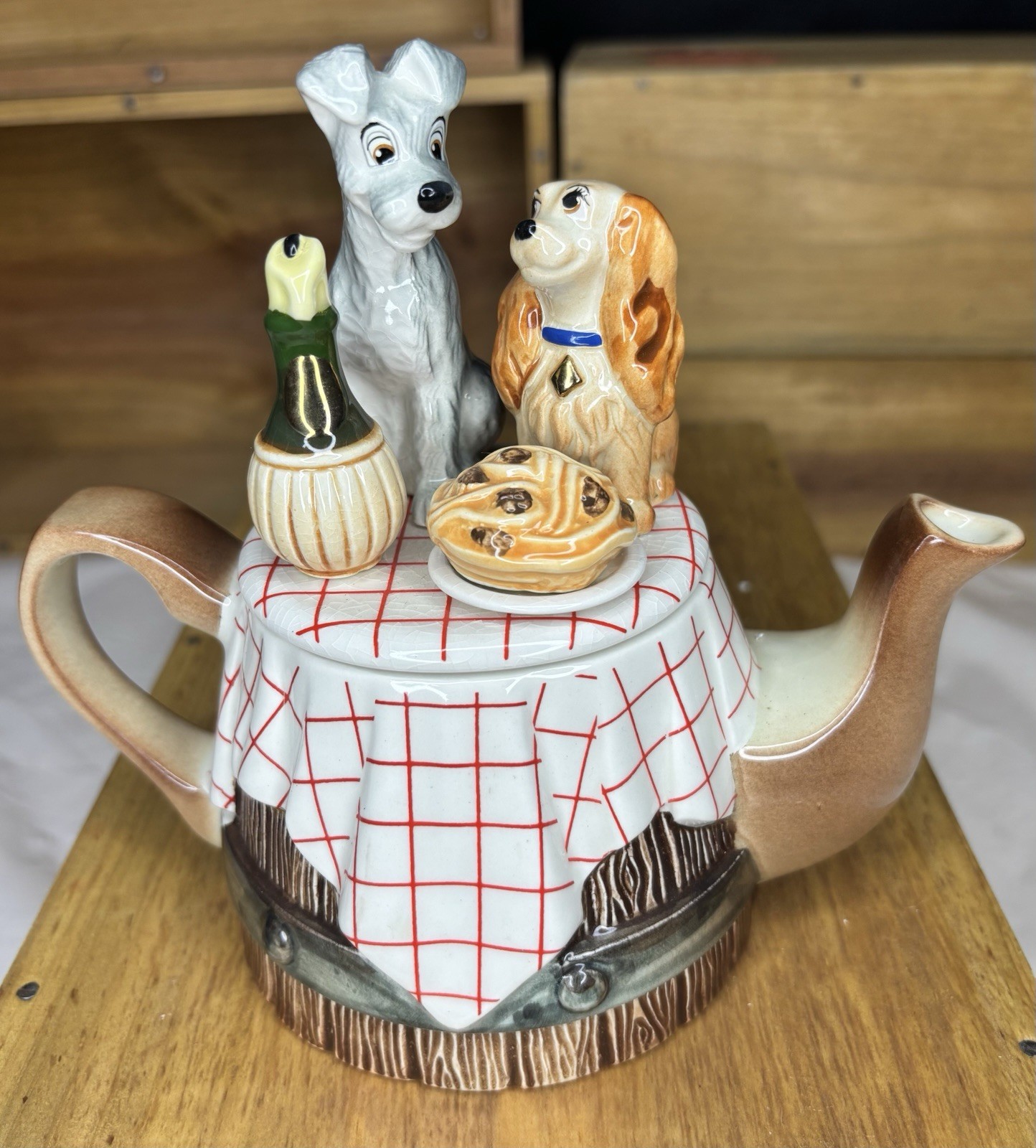 Disney Paul Cardew Designs Lady And The Tramp Teapot Limited Edition # 1136/5000