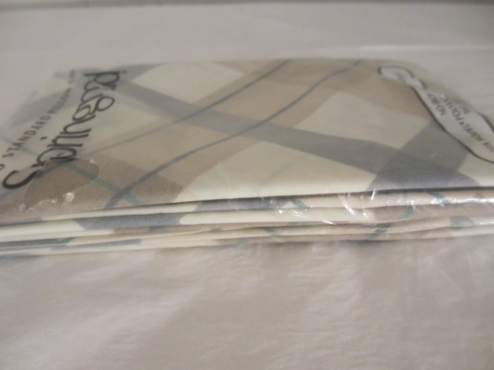 Two Vintage Springmaid Standard Pillowcases 70/30 Polyester Cotton Blend