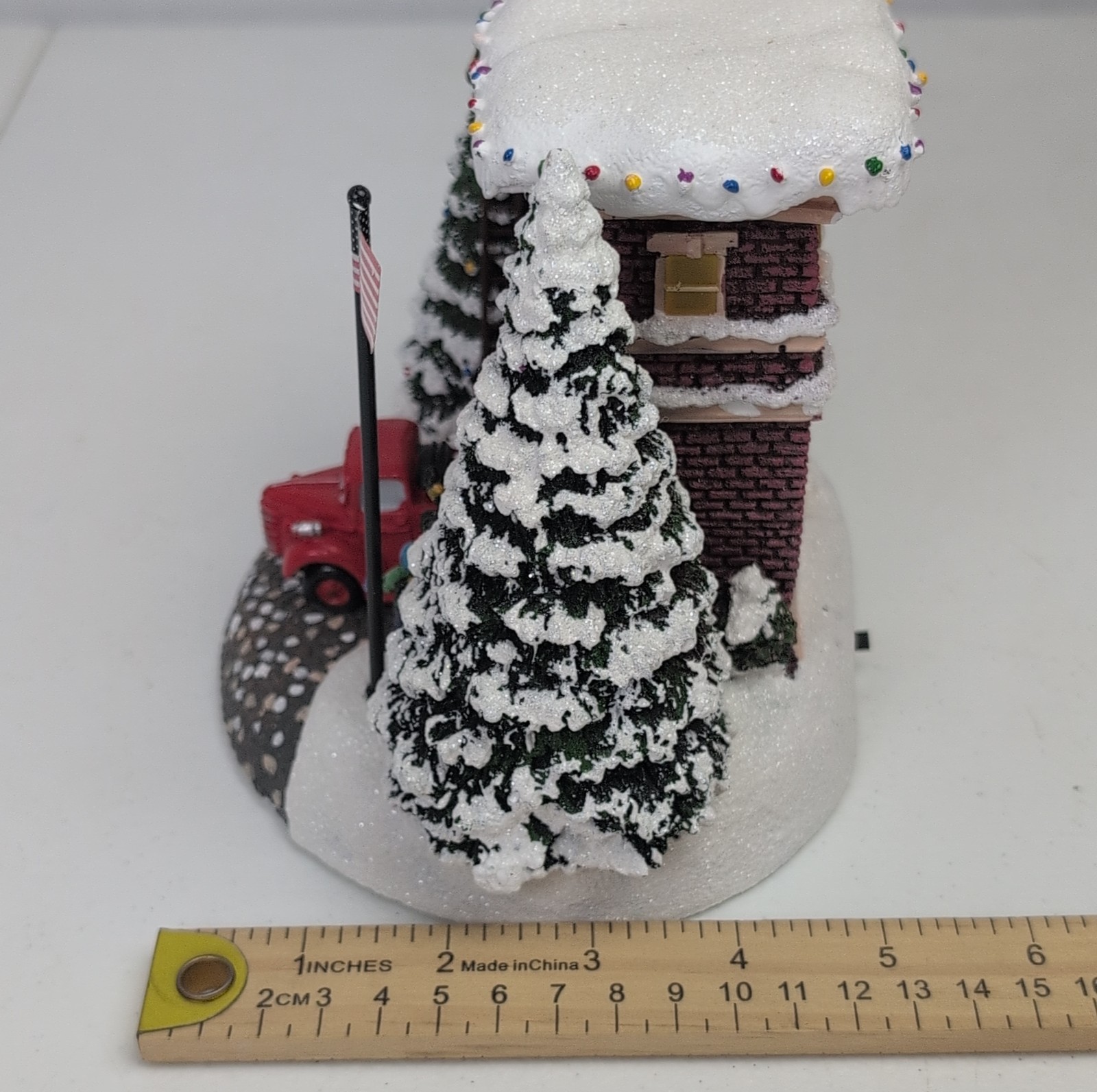 Thomas Kinkade Light Up Christmas Village Fire Station Firemen First Responders