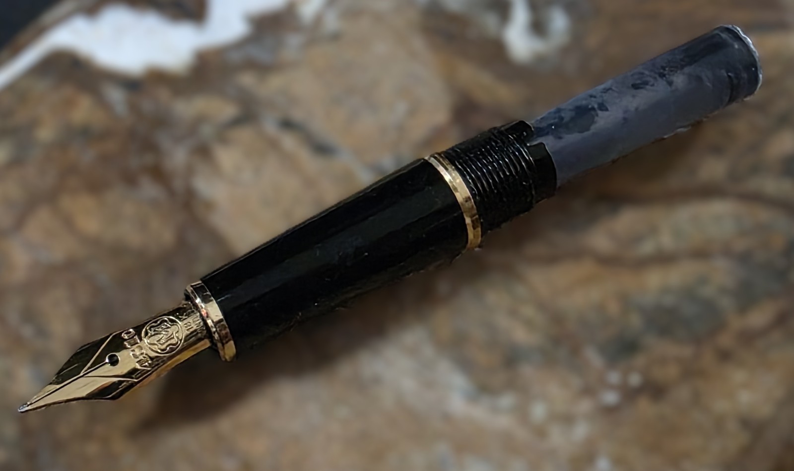 Late 80’s Transitional Montblanc Meisterstuck 144 Classique Fountain Pen 18k Nib