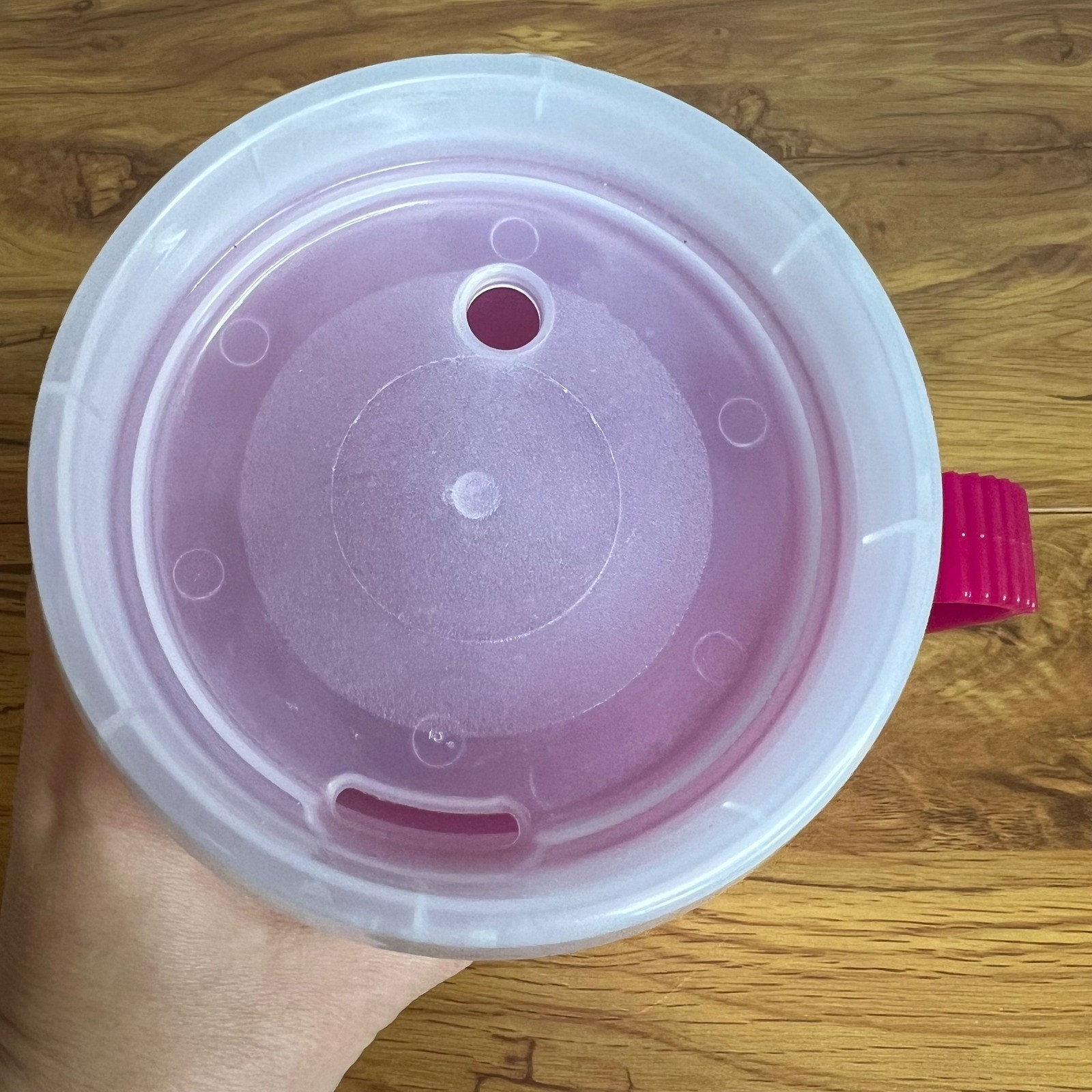 Americas Incredible Pizza Company Pink Insulated Hot or Cold Mug 22 Oz w/ Lid