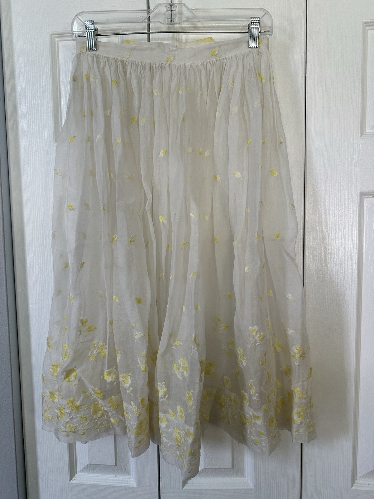 Vintage Half Apron sheer fabric Embroidered Floral