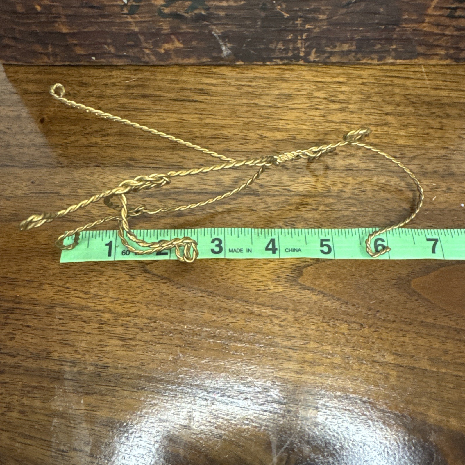 Vintage Twisted Metal Wire Demitasse Cup Easel Holder 6.5” Tall Loop feet