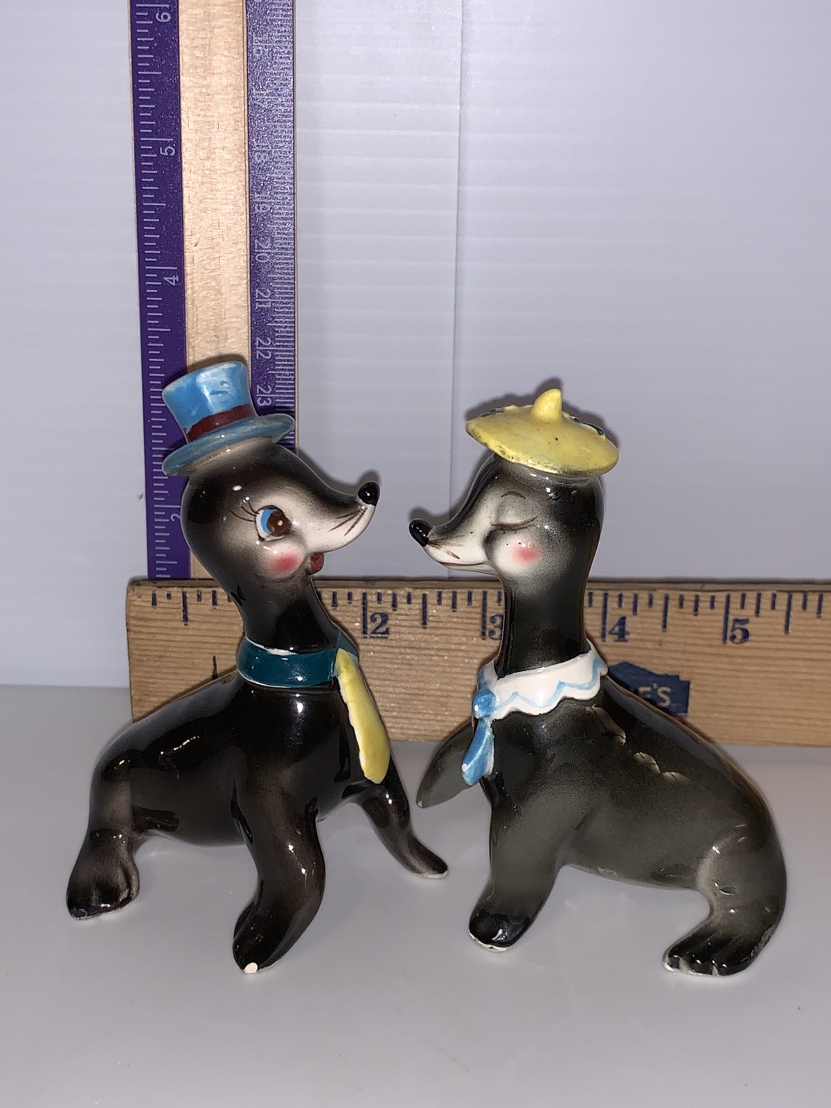 Rare Norcrest Anthropomorphic Sea Lion Salt Pepper Shakers Kitsch Seals H487 VTG