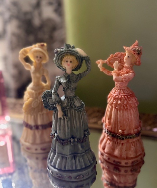Vintage Victorian Women Ladies Resin Figurines K’s Collection – Set of 3