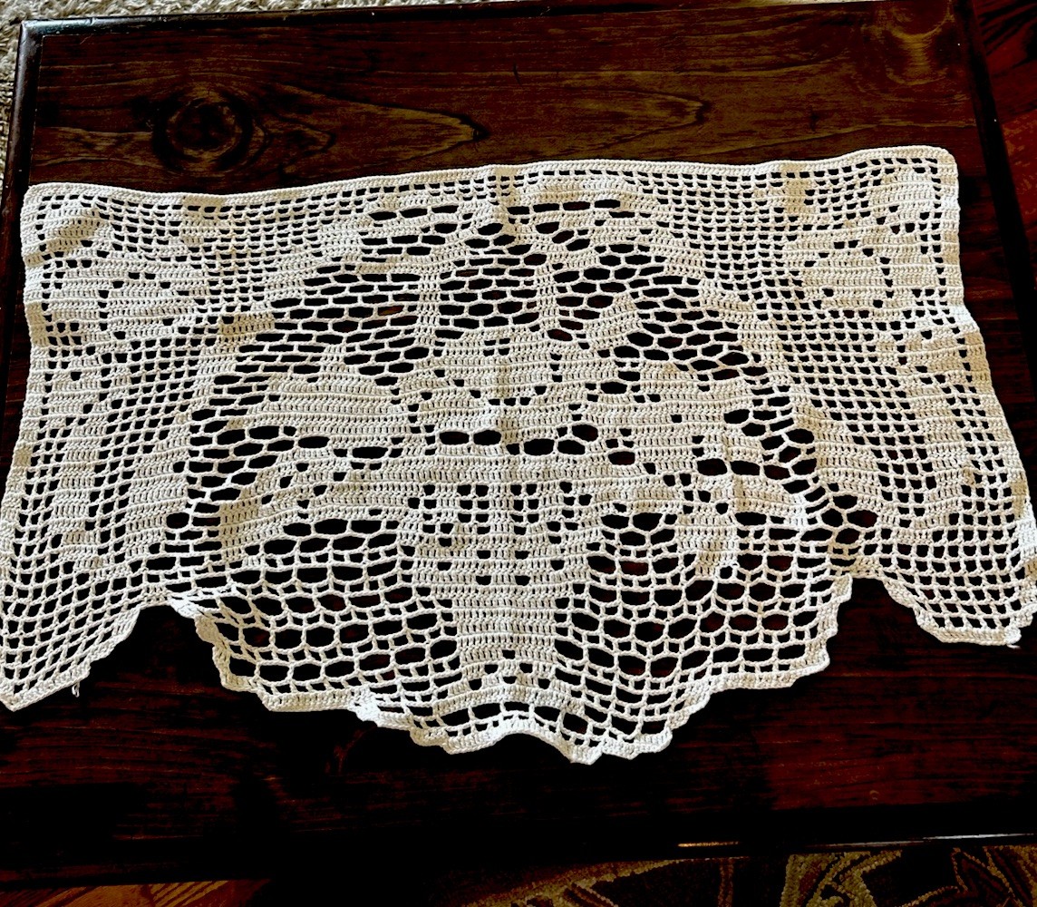 Vintage Hand Crocheted Filet Lace Dresser Scarf Table Runner Cross Angels 25×13