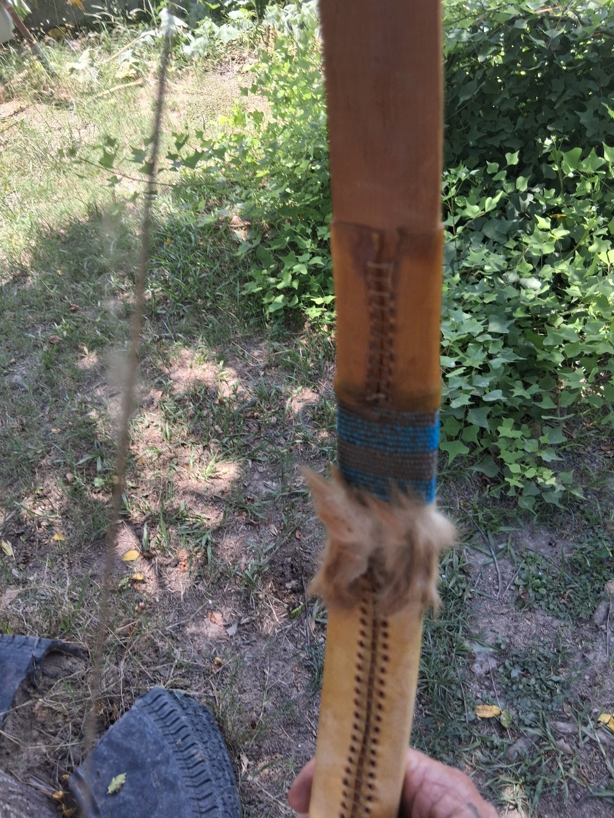 ** VINTAGE NATIVE AMERICAN APACHE SHORT BOW 38 IN 2 ARROWS HANDMADE ! HTF! *