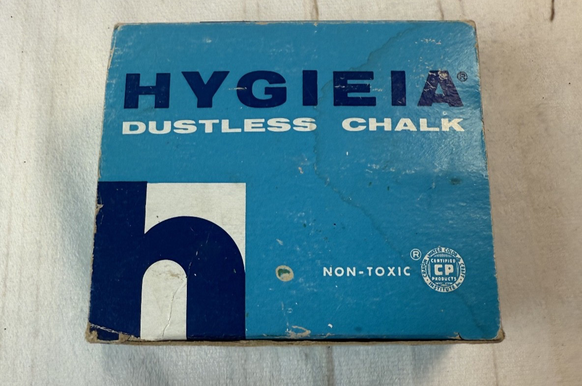 Vintage American Crayon Company Hygieia Dustless Non-Toxic Chalk Sticks Box USA