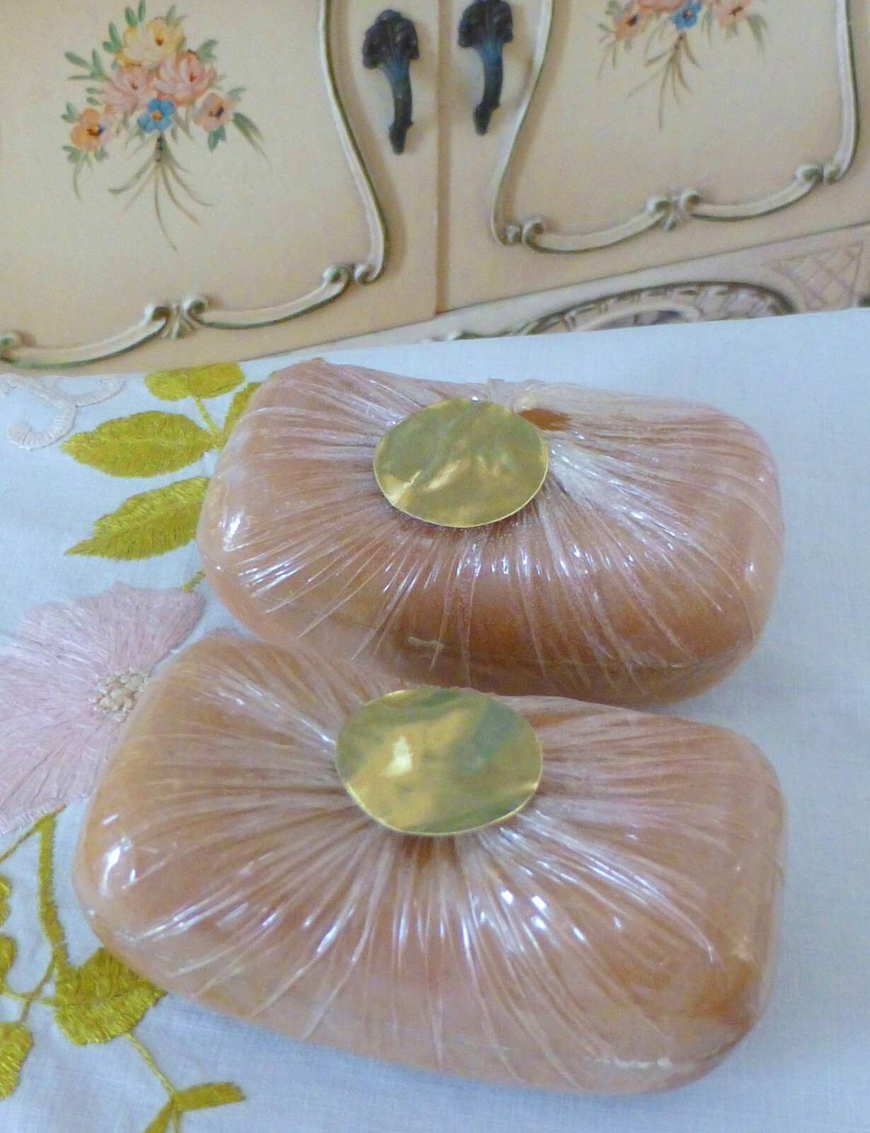 VTG 1960s Frances Denney INTERLUDE Perfumed Bath Oil Soap 2-Pc Set 4 Oz Each