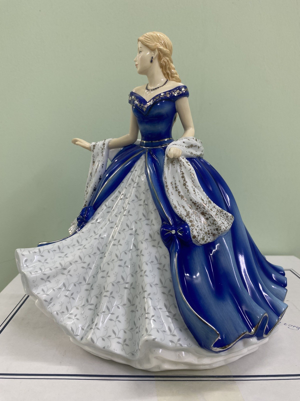 Royal Doulton Crystal Ball collection-Midnight Sonata