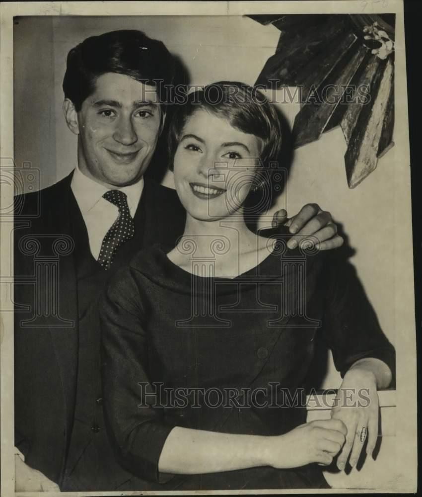 1958 Press Photo actress Jean Seberg engaged to marry attorney Francois Moreuil