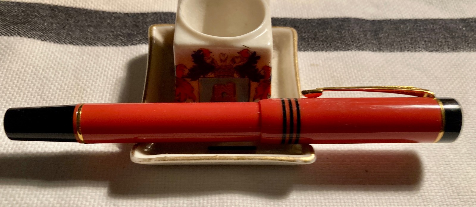 PARKER DUOFOLD CENTENNIAL Red Orange Fountain Pen-1990-18 Kt Nib #80-UK-New Cdn.