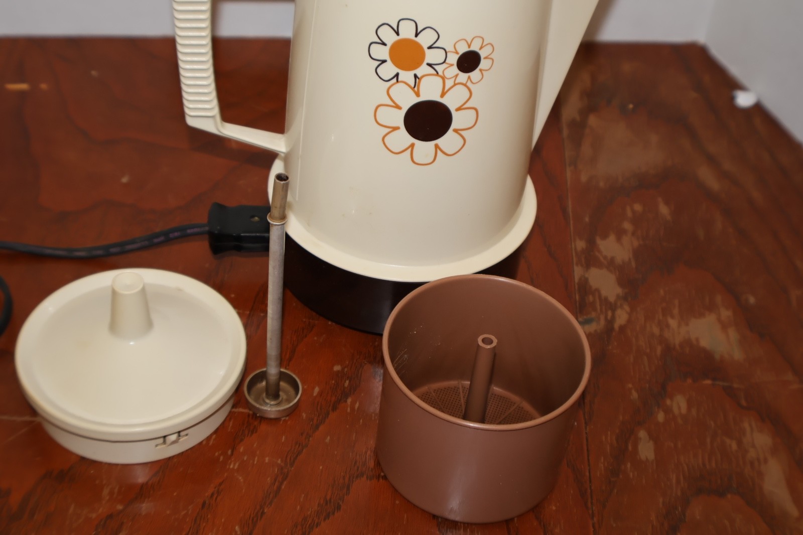 Regal 7508 Vintage Poly Perk 4-6 Cup Automatic Coffee Pot Percolator Floral