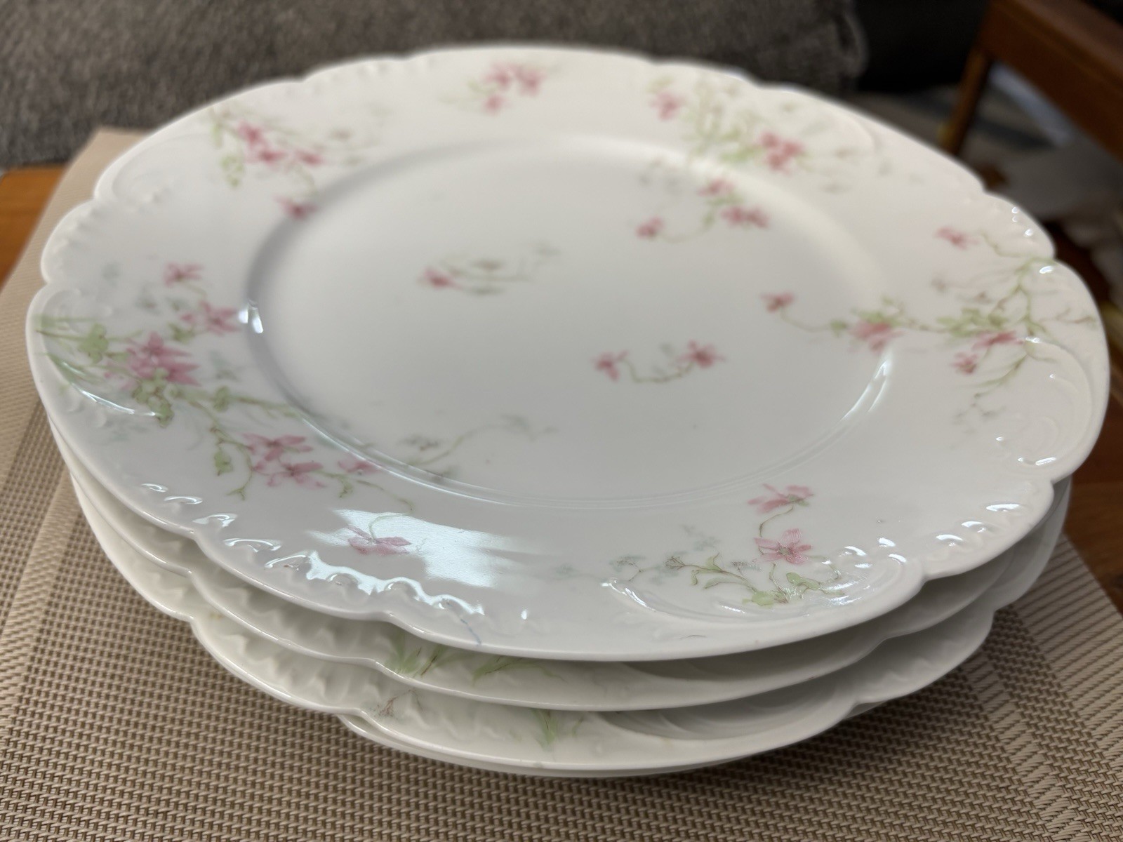 4 Theodore Haviland Limoges 10″ Plates Pink Floral Scalloped Edge ca. 1895