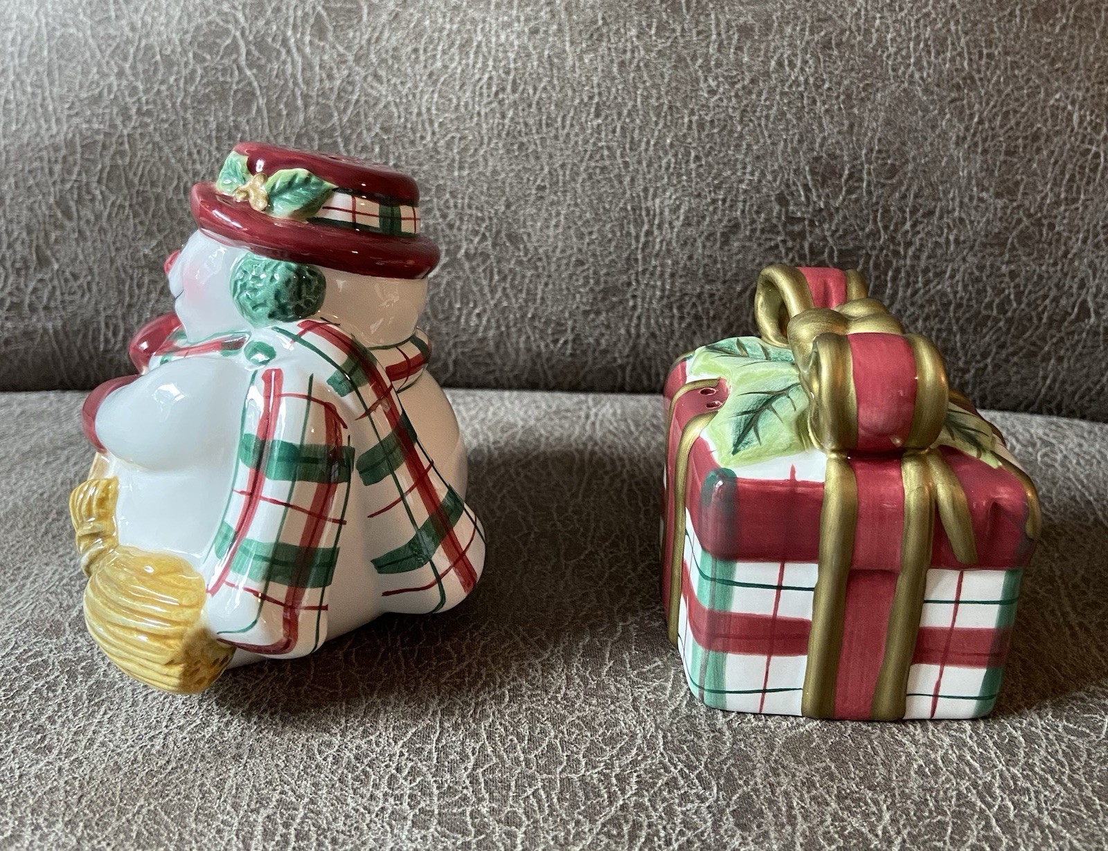 2000 Fitz and Floyd Christmas Plaid Salt Pepper Set 2063/127 Snowman/Present