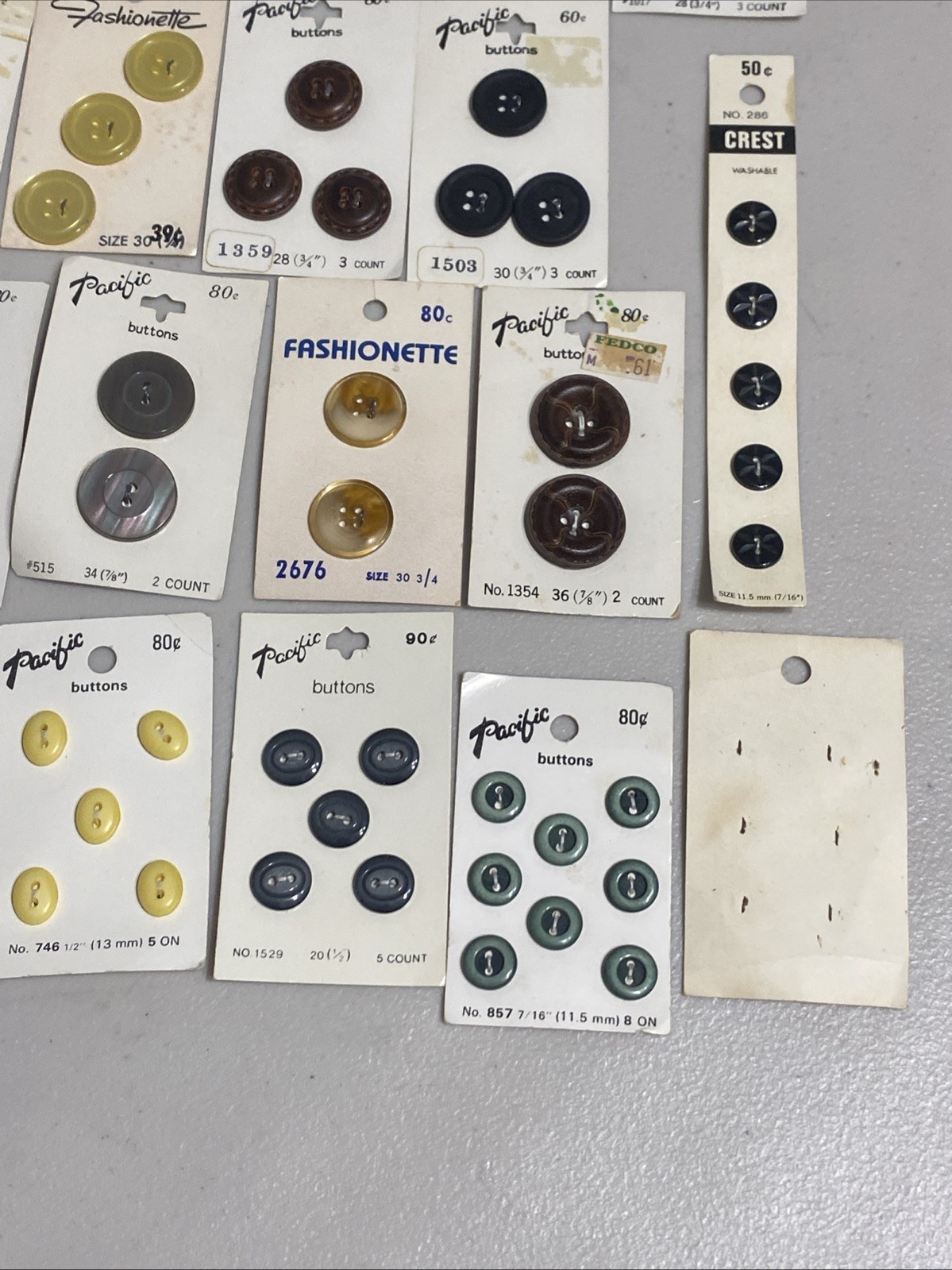 Large Bulk Mixed Lot of Vintage/Antique Buttons Various Colors/Sizes/Materials